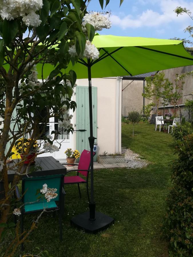 Chambres D'Hotes Les Lilas Руфек Екстериор снимка