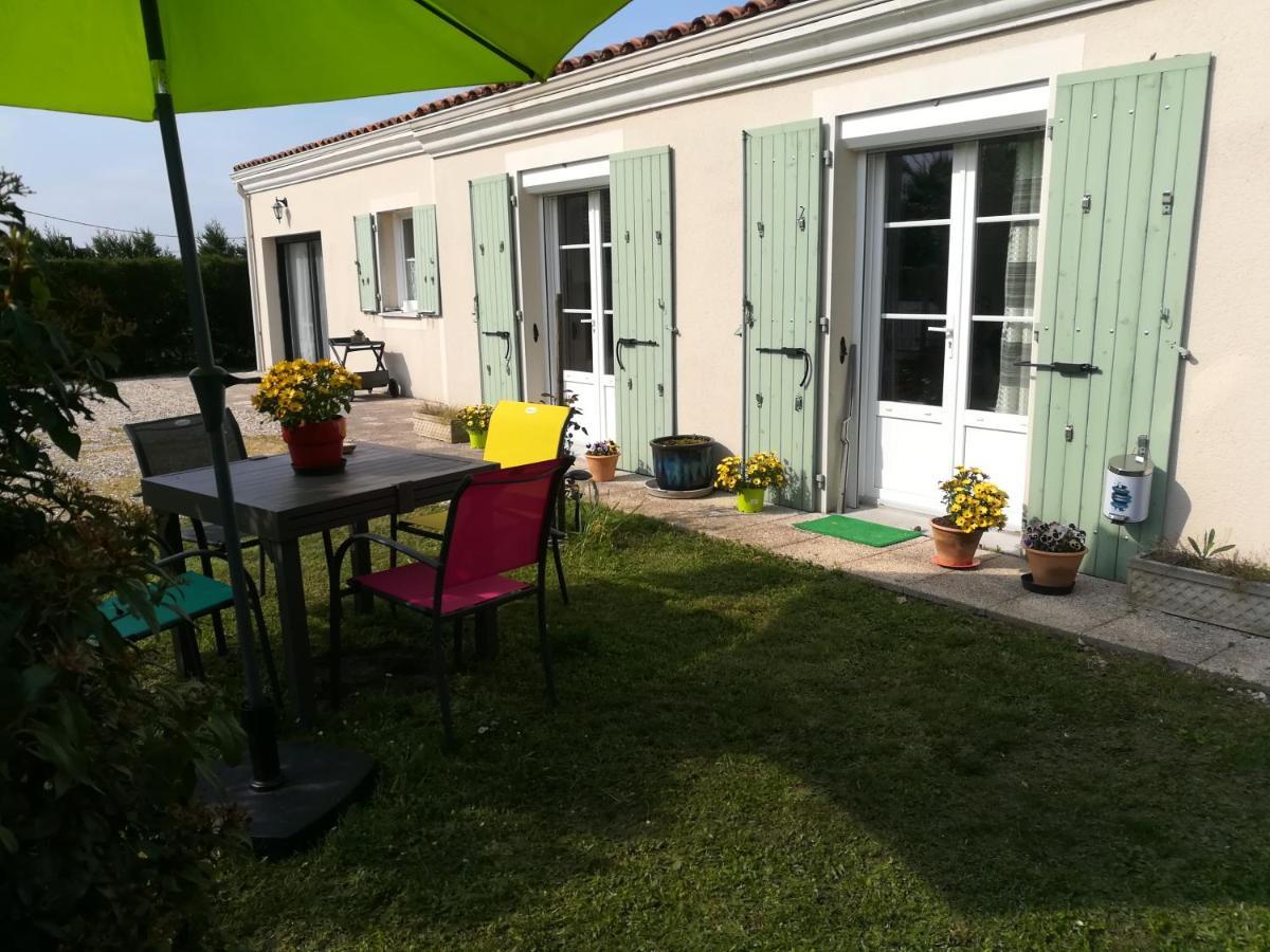 Chambres D'Hotes Les Lilas Руфек Екстериор снимка