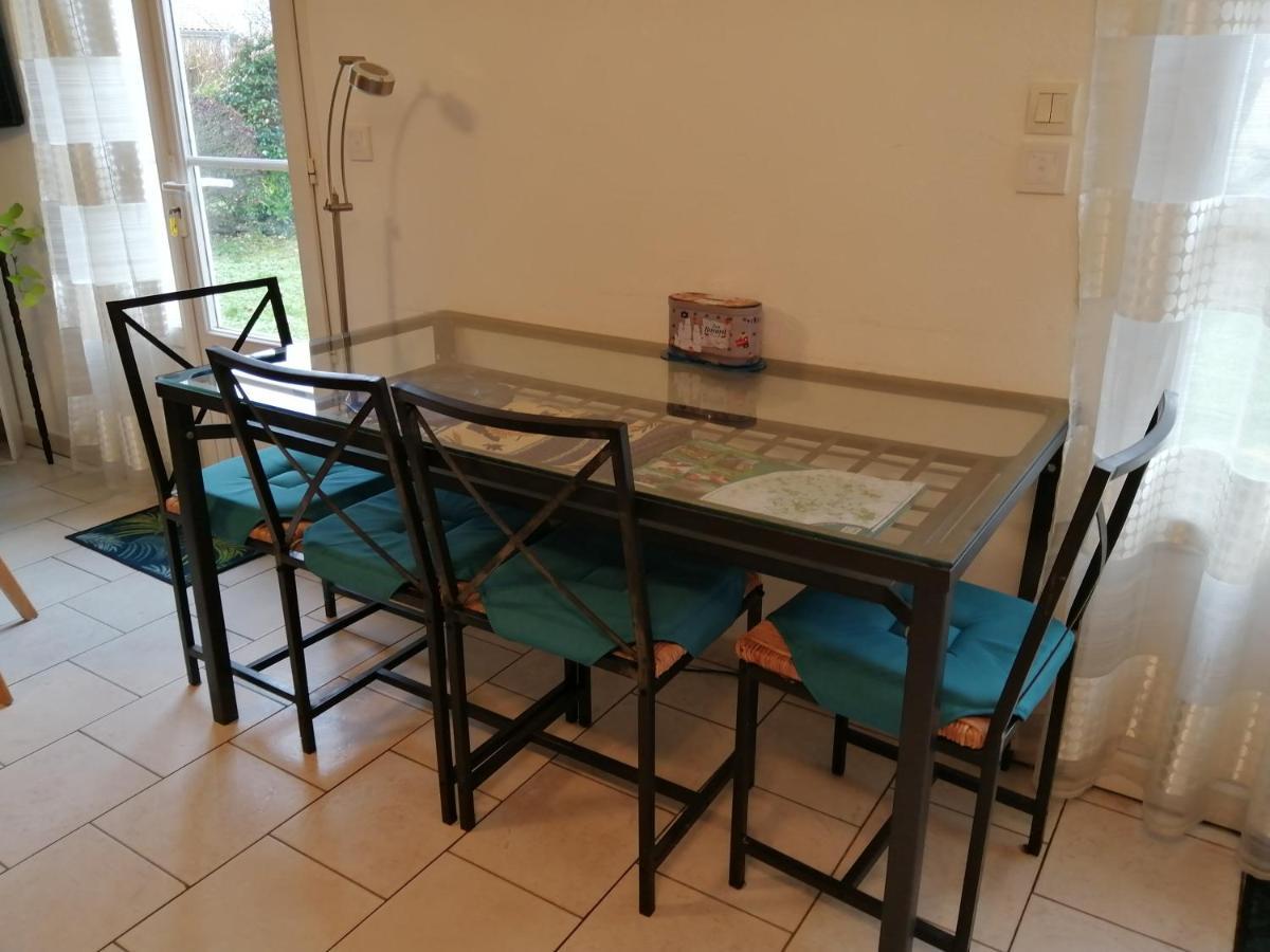 Chambres D'Hotes Les Lilas Руфек Екстериор снимка